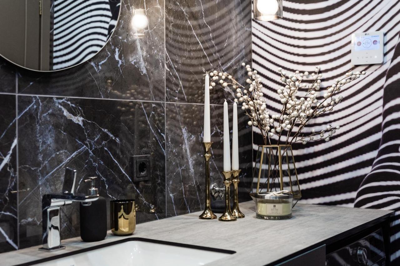 Brand New James Bond City Center Vilnius Ngoại thất bức ảnh