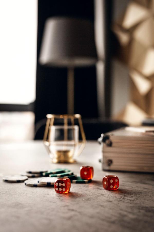 Brand New James Bond City Center Vilnius Ngoại thất bức ảnh